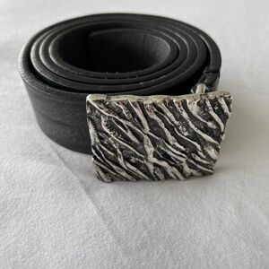 Tom Ford Men’s Leather Belt with Custom Designed Buckle.